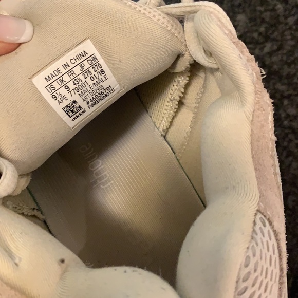 Yeezy 500 - Picture 9 of 14